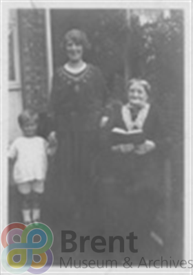 TH\CT\Museum catalogue\photographs\1998_213_14_th.jpg; 1998.213.14; ;